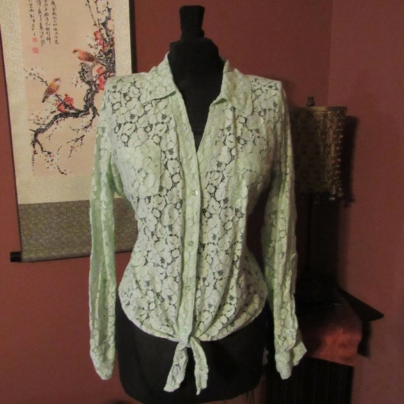 Candie's Tops - *SOLD* 💚 Mint Green Lace Front Tie Blouse - XLJ